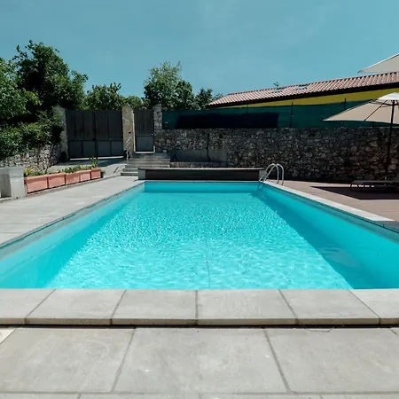 X 13 Piscina & Barbecue