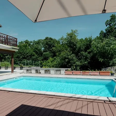 X 13 Piscina & Barbecue 别墅