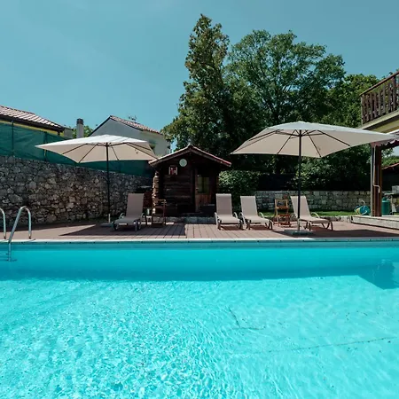 X 13 Piscina & Barbecue 别墅