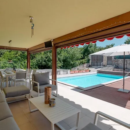 X 13 Piscina & Barbecue * بروسكو